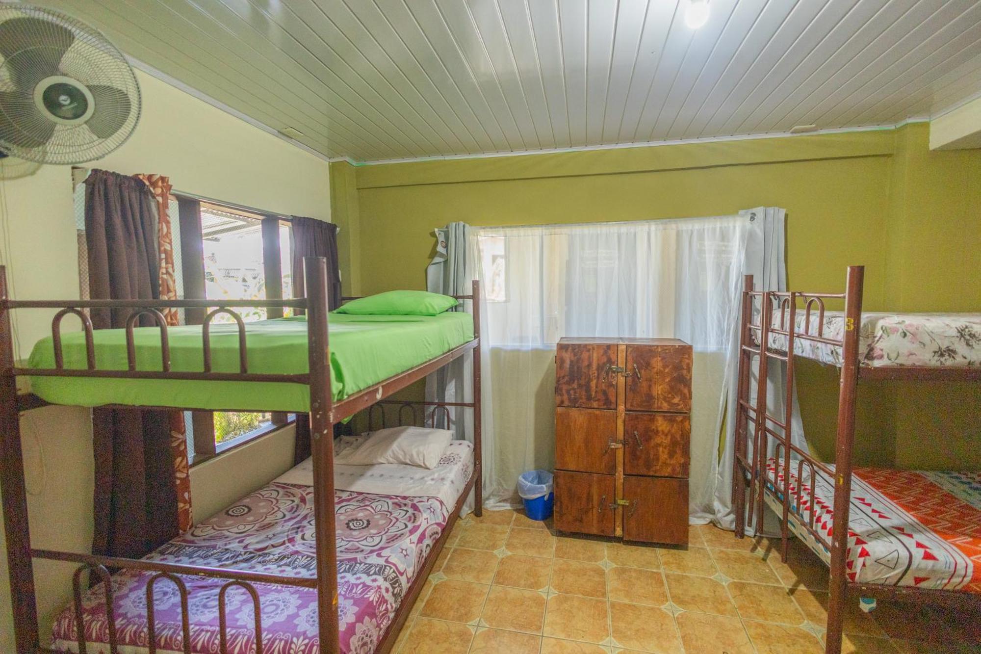 New Hostel Manuel Antonio, Meet New People Kültér fotó