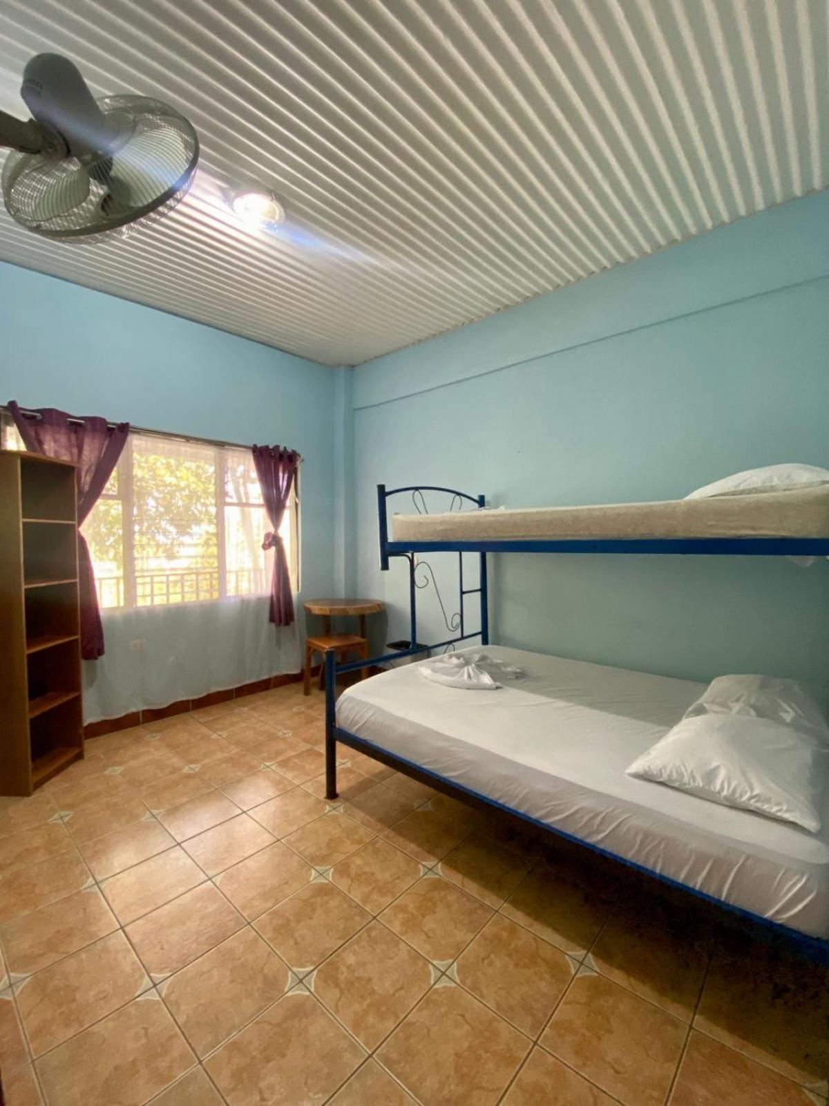 New Hostel Manuel Antonio, Meet New People Kültér fotó